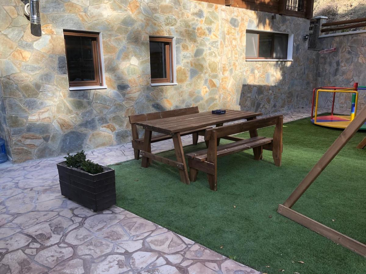 Diamond Stone Wooden Guest House Chandria Exterior photo