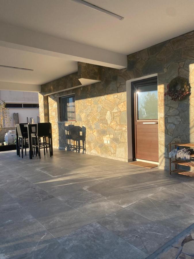 Diamond Stone Wooden Guest House Chandria Exterior photo