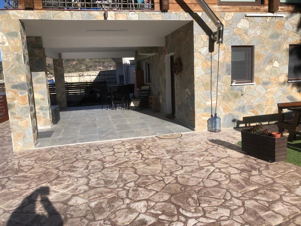 Diamond Stone Wooden Guest House Chandria Exterior photo